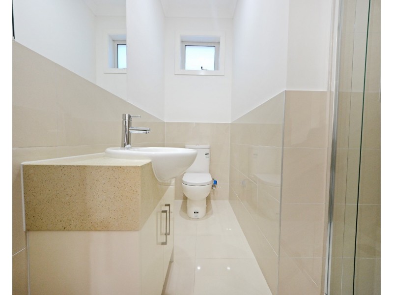 1/11 Renown Street, Burwood VIC 3125