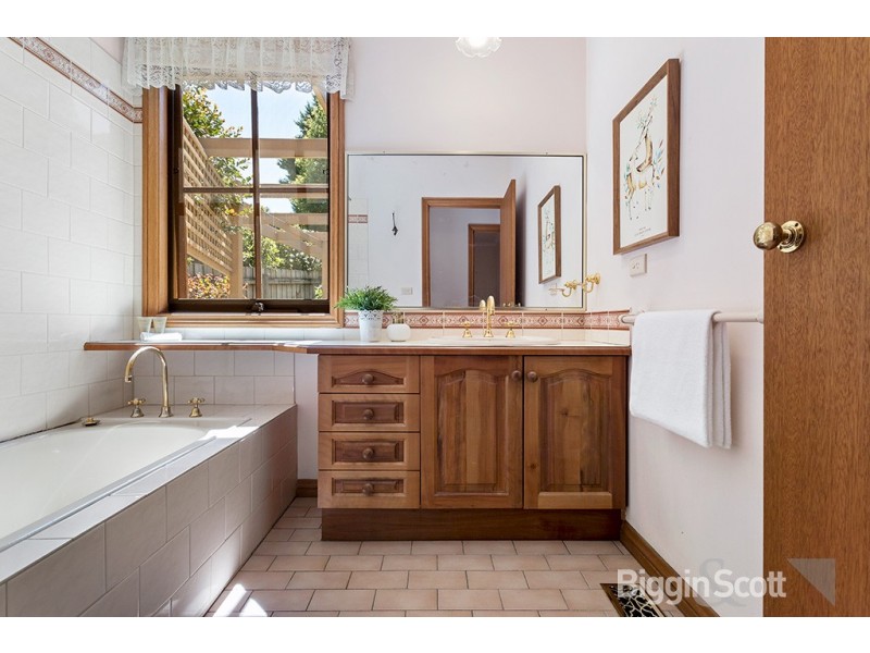 21 Atheldene Drive, Glen Waverley VIC 3150