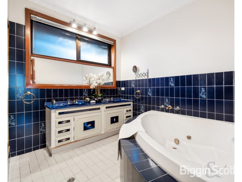 19 Garnett Road, Wheelers Hill VIC 3150