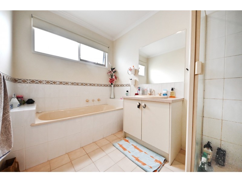 21 Crown Close, Oakleigh East VIC 3166