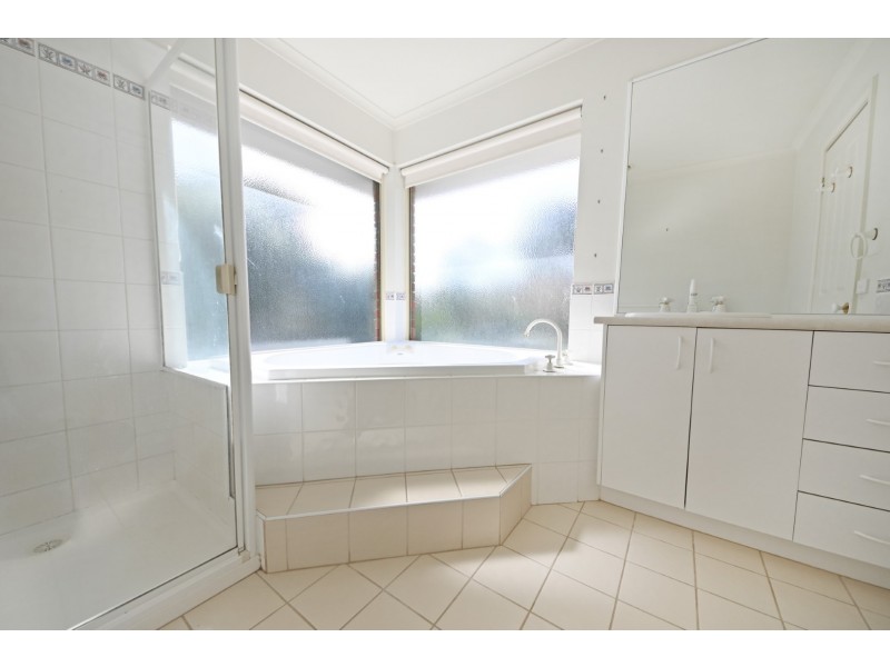 25 Saxonwood Drive, Vermont South VIC 3133