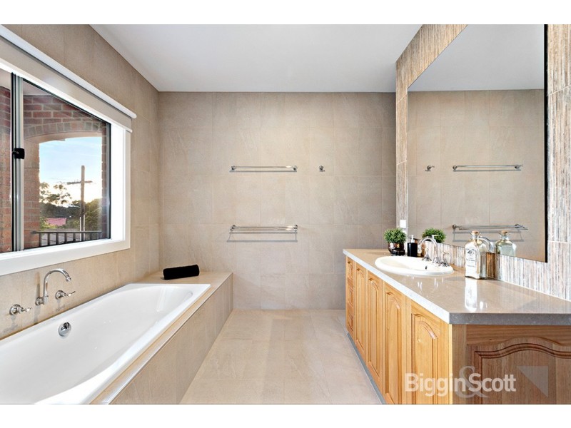 10 Chapman Boulevard, Glen Waverley VIC 3150