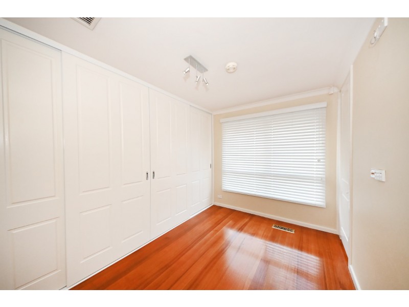 4 Caroline Street, Clayton VIC 3168