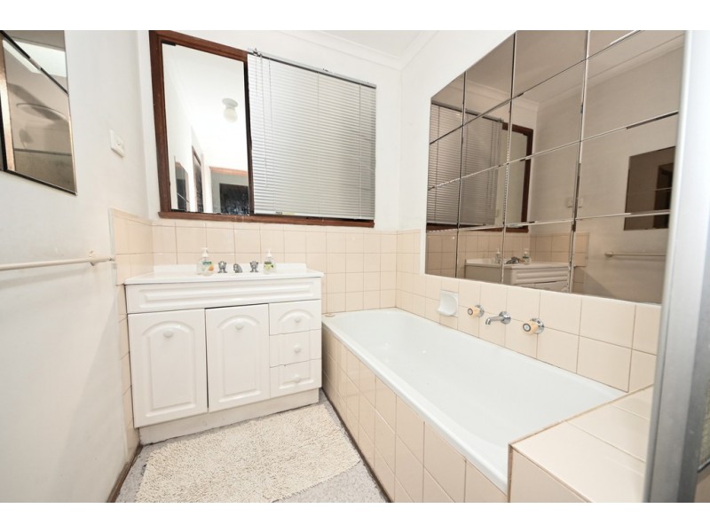 15 Eildon Parade, Rowville VIC 3178