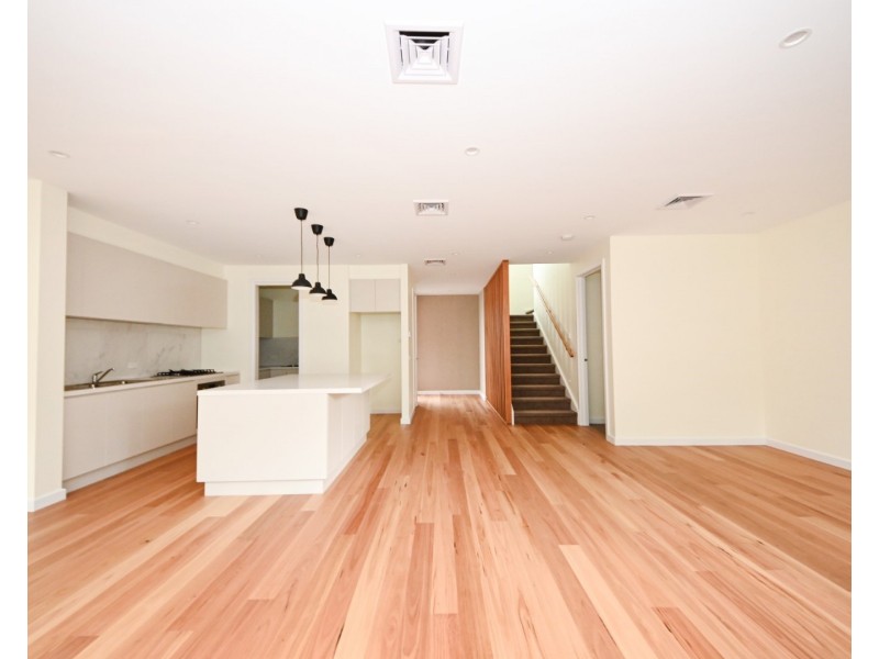 2/20 Camelot Drive, Glen Waverley VIC 3150