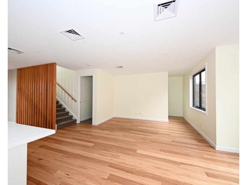 2/20 Camelot Drive, Glen Waverley VIC 3150