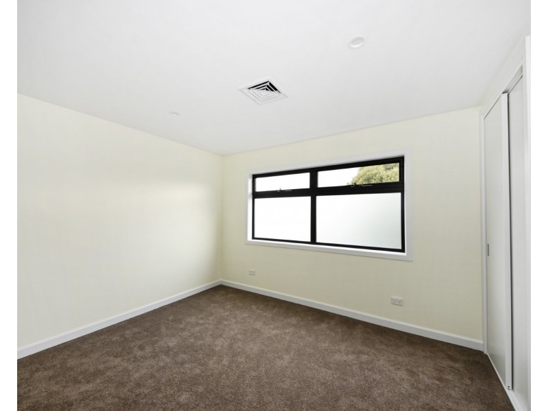 2/20 Camelot Drive, Glen Waverley VIC 3150