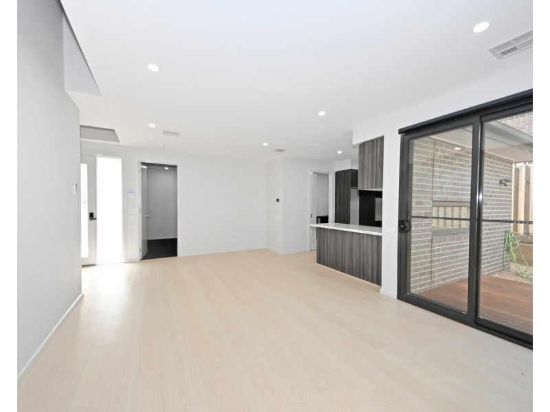 2/25 Tiller Street, Burwood East VIC 3151