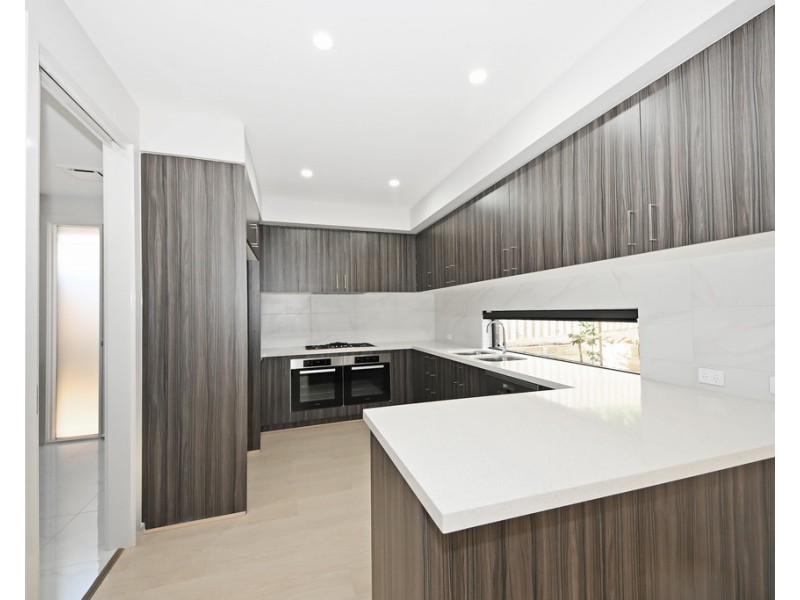 2/25 Tiller Street, Burwood East VIC 3151