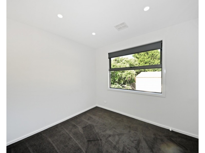 2/25 Tiller Street, Burwood East VIC 3151