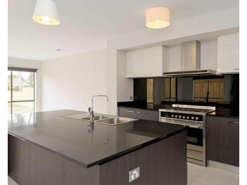 17 Leopold Street, Burwood VIC 3125