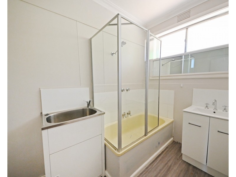 2/53 Royal Avenue, Springvale VIC 3171