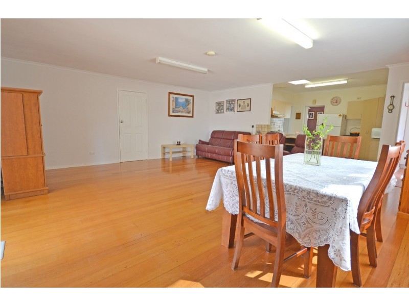 22 Mandowie Road, Glen Waverley VIC 3150