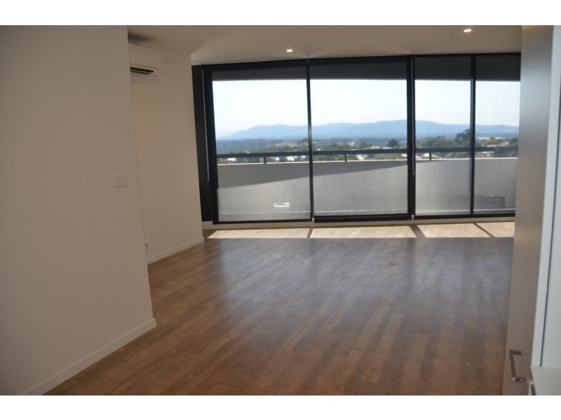 8006/39-55 Kingsway, Glen Waverley VIC 3150