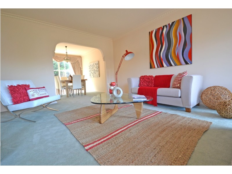 19 Robinson Drive, Burwood East VIC 3151