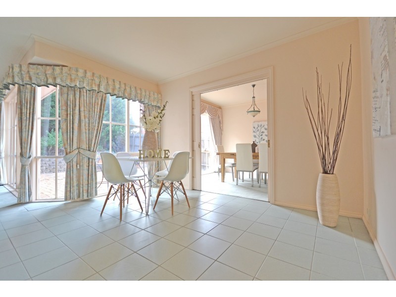 19 Robinson Drive, Burwood East VIC 3151