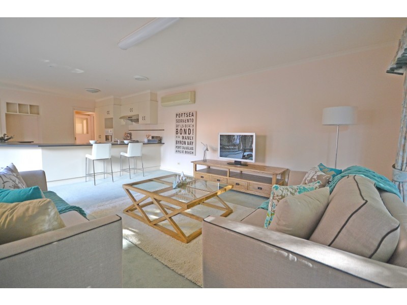 19 Robinson Drive, Burwood East VIC 3151