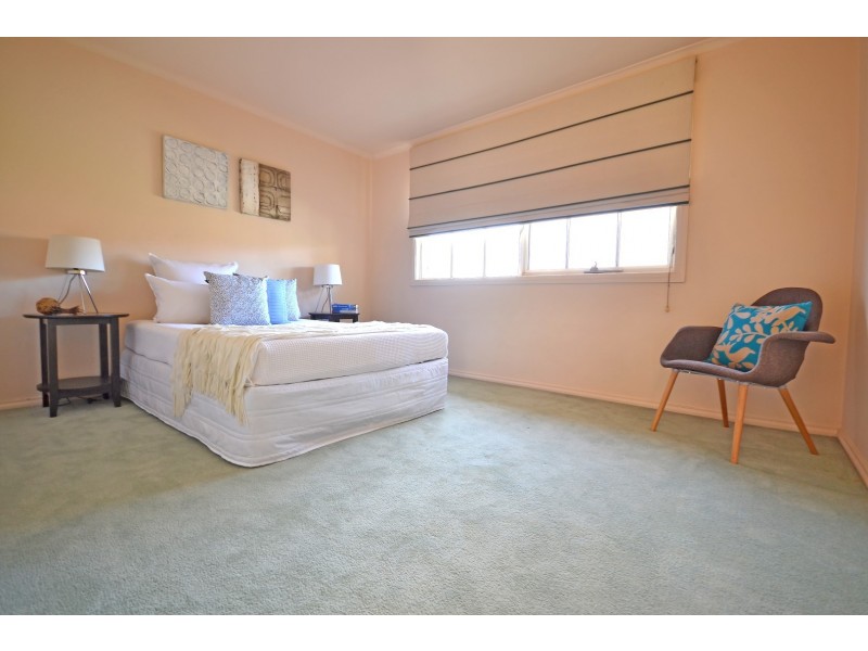 19 Robinson Drive, Burwood East VIC 3151