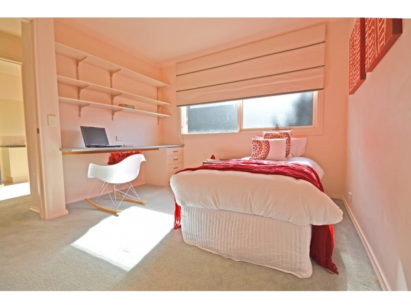 19 Robinson Drive, Burwood East VIC 3151