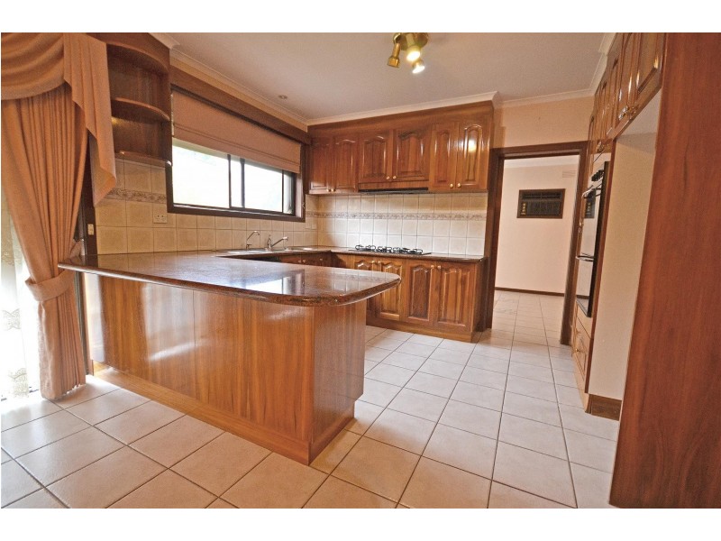 5 Marykirk Drive, Wheelers Hill VIC 3150