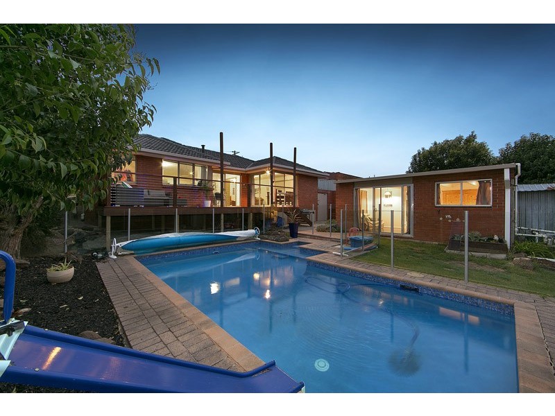 26 Florey Crescent, Mulgrave VIC 3170