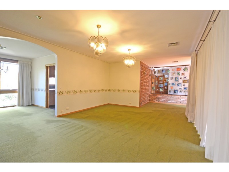 2 Alton Court, Glen Waverley VIC 3150