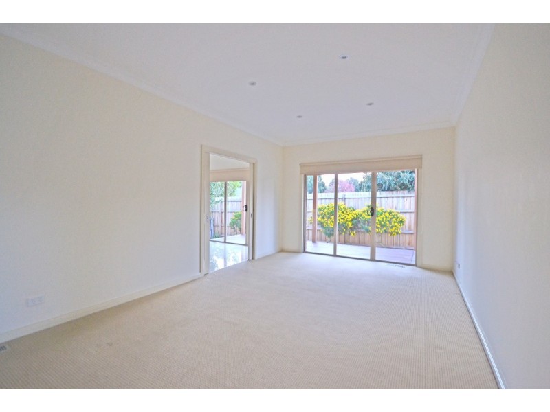 2/47 Pepperell Avenue, Glen Waverley VIC 3150