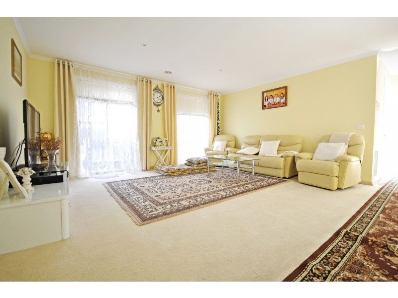 16 Sundial Court, Berwick VIC 3806