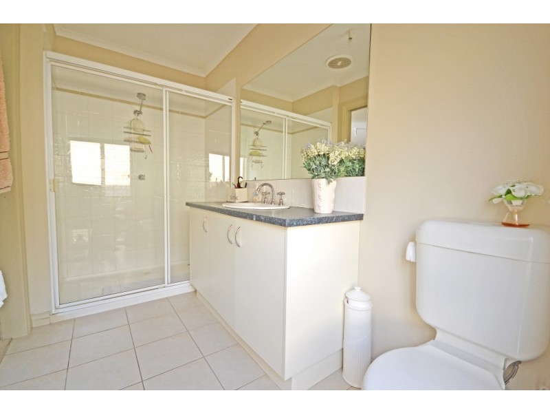 16 Sundial Court, Berwick VIC 3806