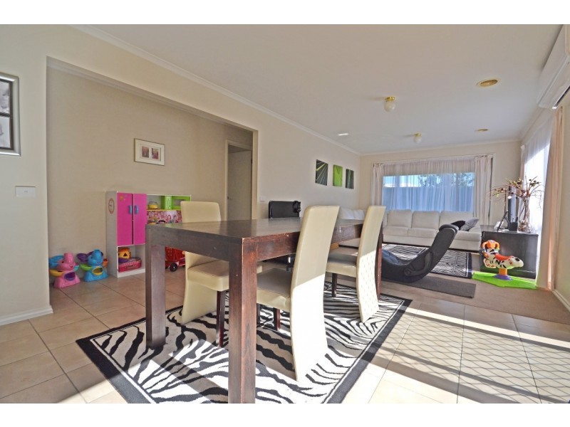 5 Sunbird Avenue, Cranbourne VIC 3977