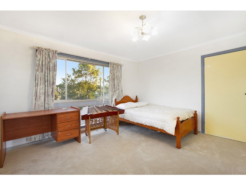 3 Luton Place, Clayton South VIC 3169