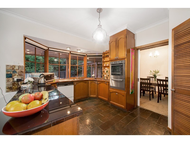 24 Gateshead Drive, Wantirna South VIC 3152