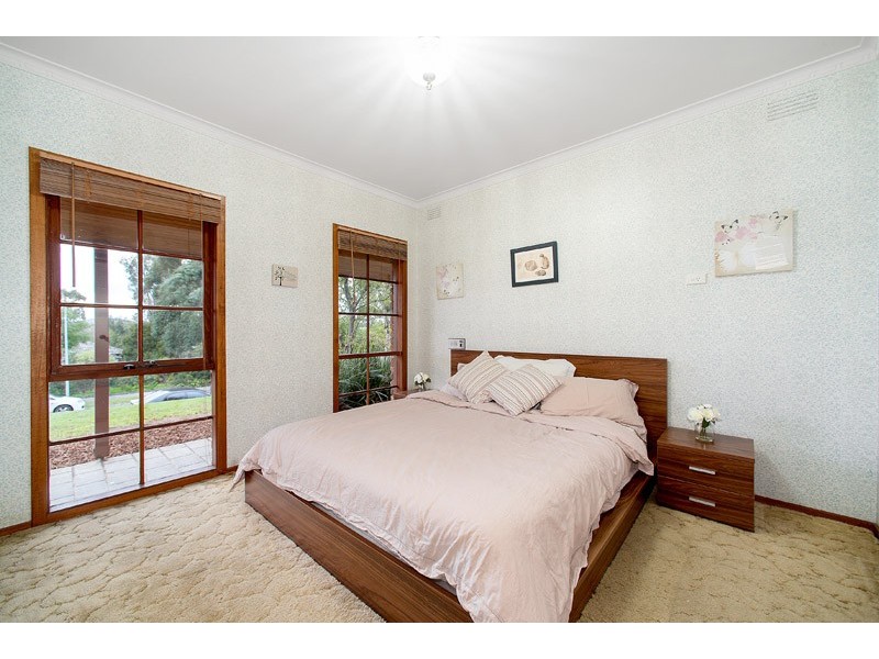 24 Gateshead Drive, Wantirna South VIC 3152