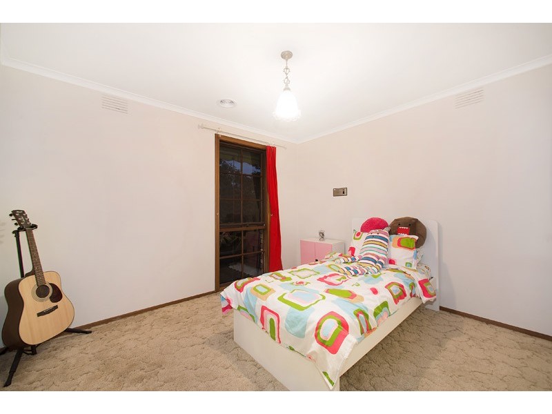 24 Gateshead Drive, Wantirna South VIC 3152