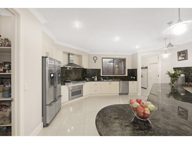 25 Ivanhoe Street, Glen Waverley VIC 3150