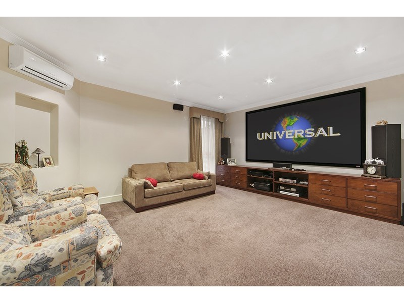 25 Ivanhoe Street, Glen Waverley VIC 3150