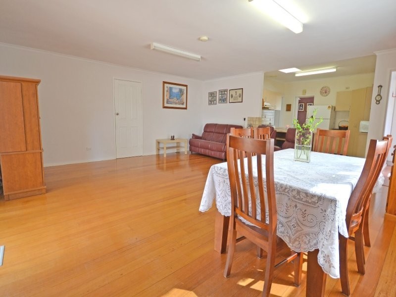 22 Mandowie Road, Glen Waverley VIC 3150