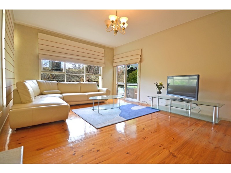 48 Edgerton Road, Mitcham VIC 3132