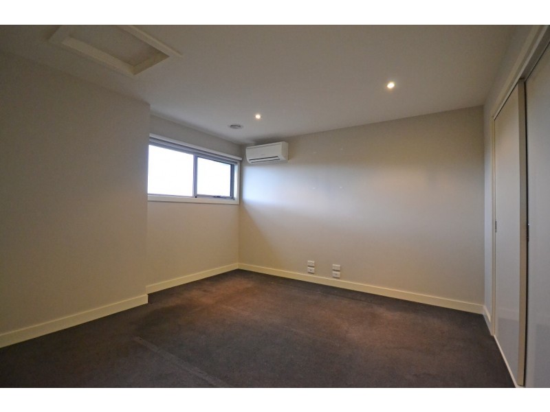 2/7 Newton Street, Chadstone VIC 3148