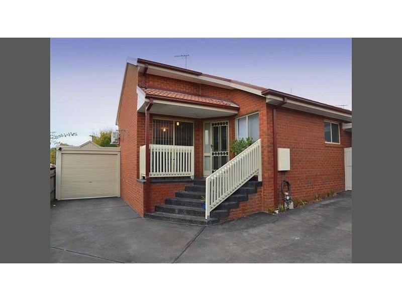 2/351 Gladstone Road, Dandenong North VIC 3175
