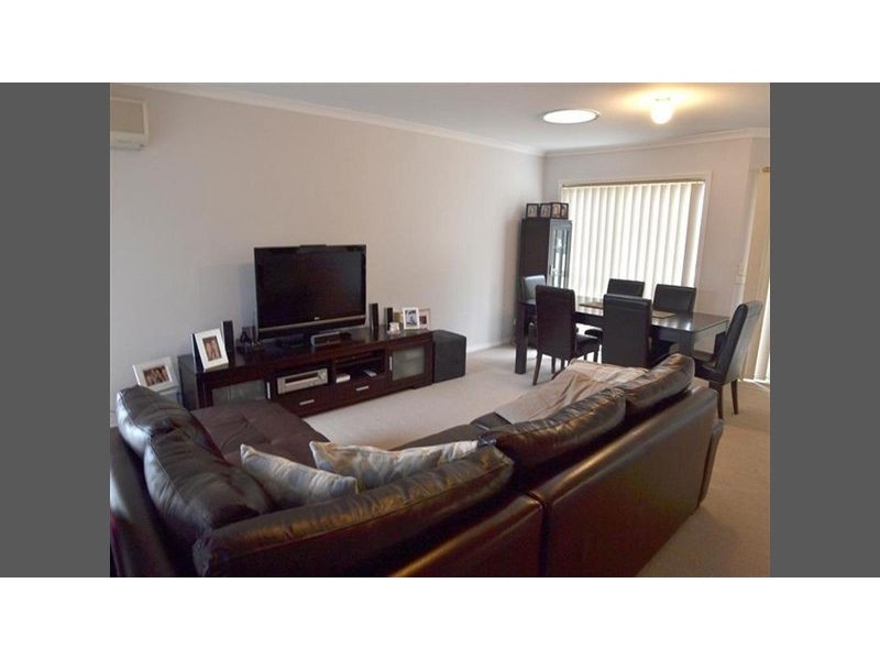 2/351 Gladstone Road, Dandenong North VIC 3175