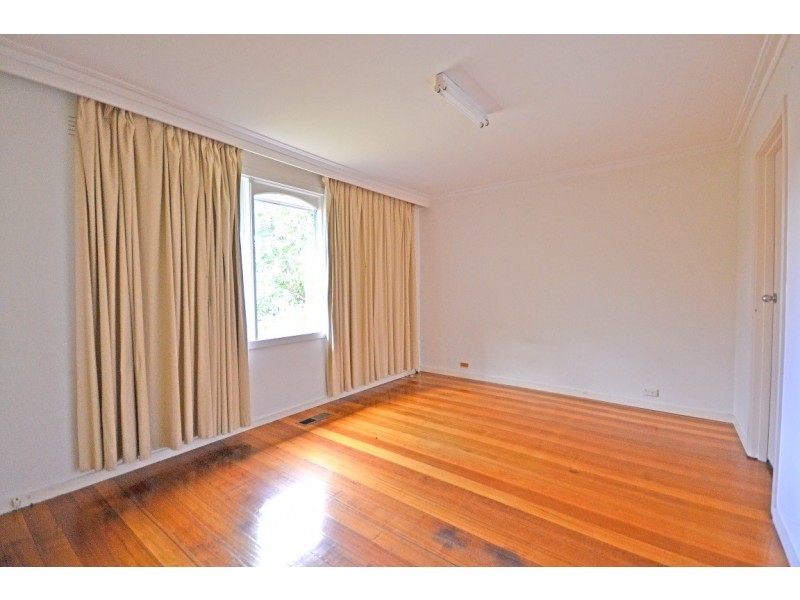 39 Middleborough Road, Burwood VIC 3125