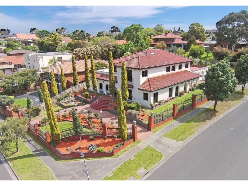 1 Glencroft Terrace, Wheelers Hill VIC 3150