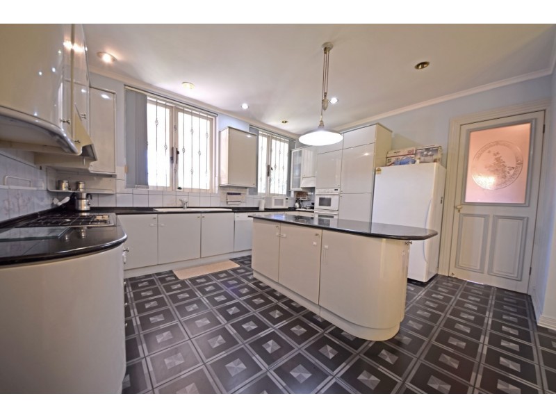 1 Glencroft Terrace, Wheelers Hill VIC 3150