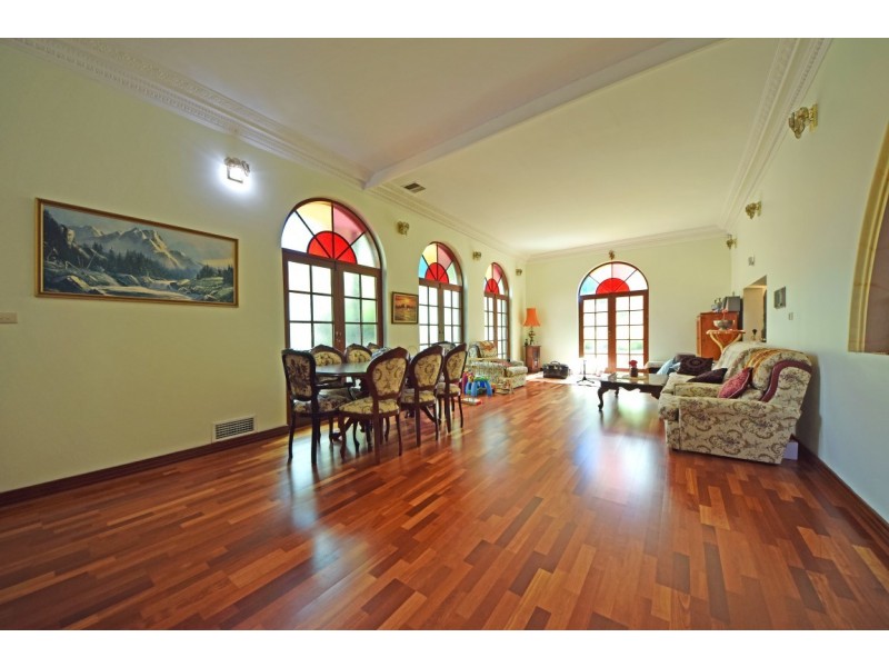 1 Glencroft Terrace, Wheelers Hill VIC 3150