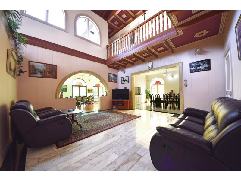 1 Glencroft Terrace, Wheelers Hill VIC 3150