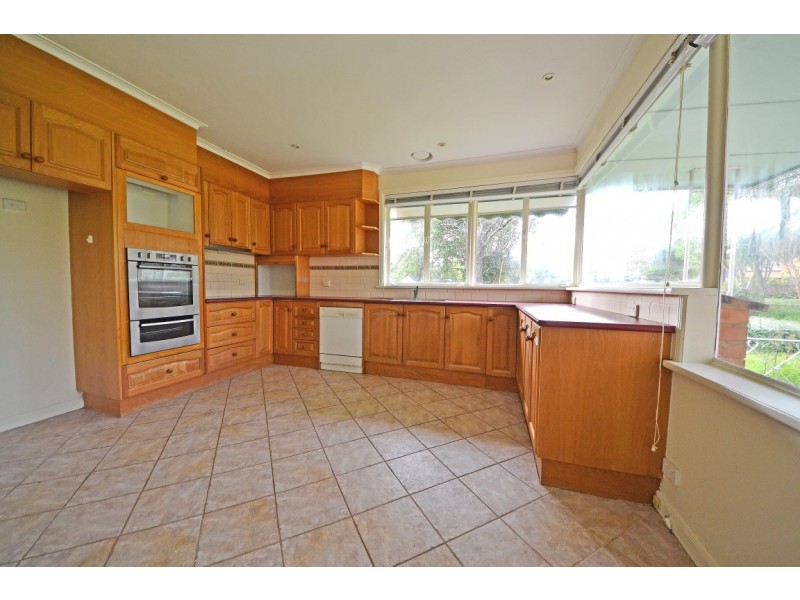 26 Amber Grove, Mount Waverley VIC 3149