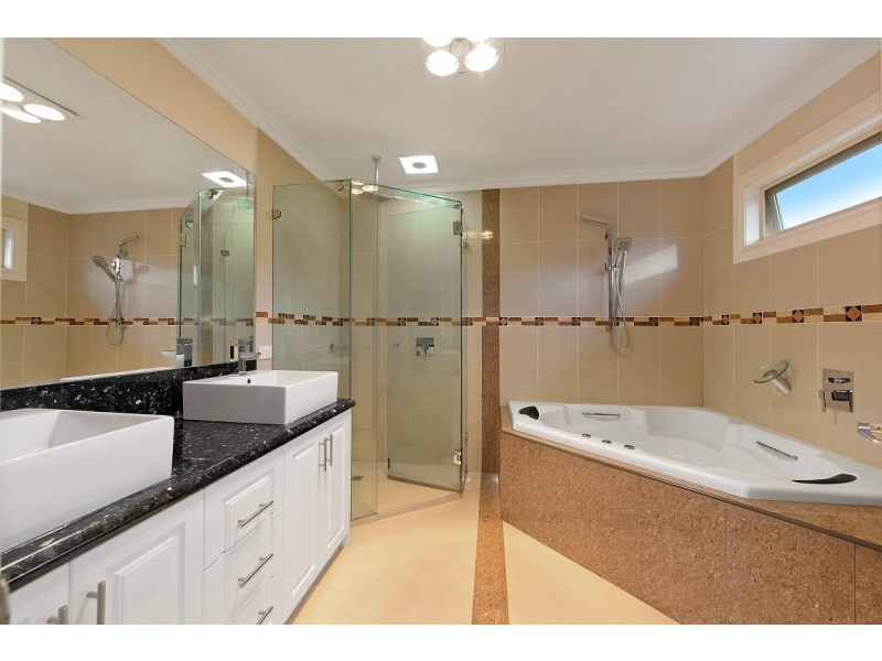 4A Peak Street, Malvern East VIC 3145