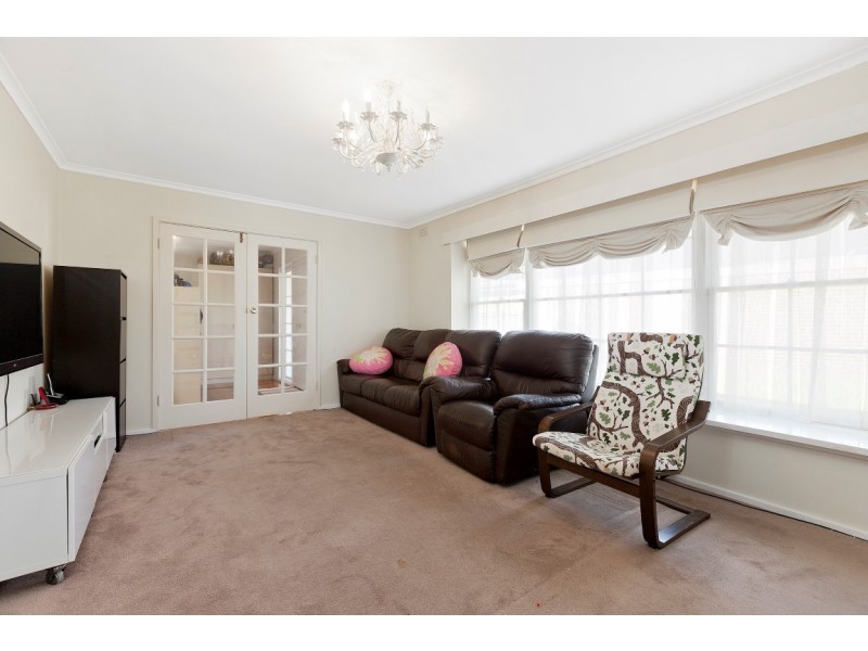 76 Glen Tower Drive, Glen Waverley VIC 3150