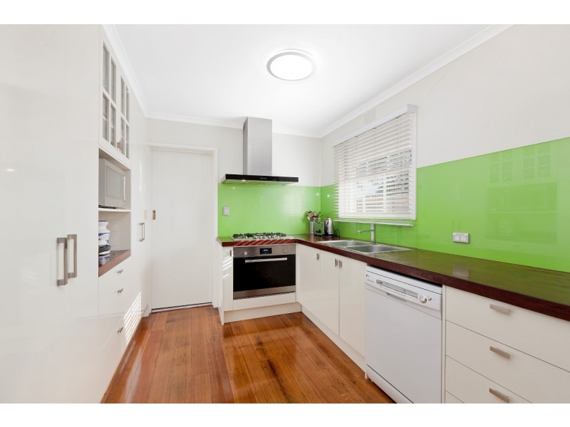 76 Glen Tower Drive, Glen Waverley VIC 3150